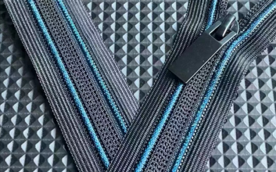 zamek błyskawiczny na taśmie koronkowej